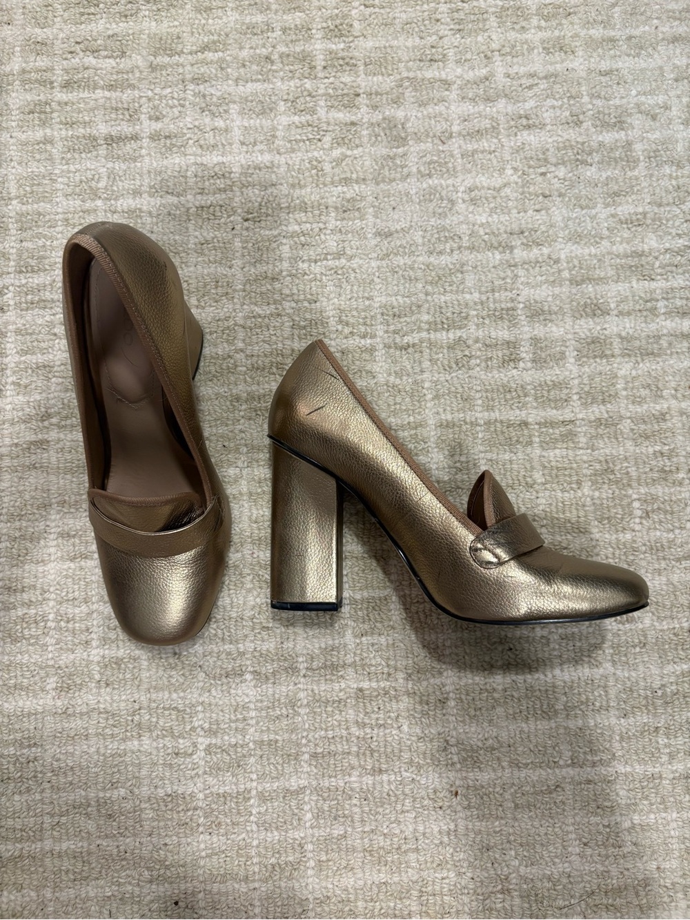 Womens Metallic Block Heel Loafer Pumps - Gold